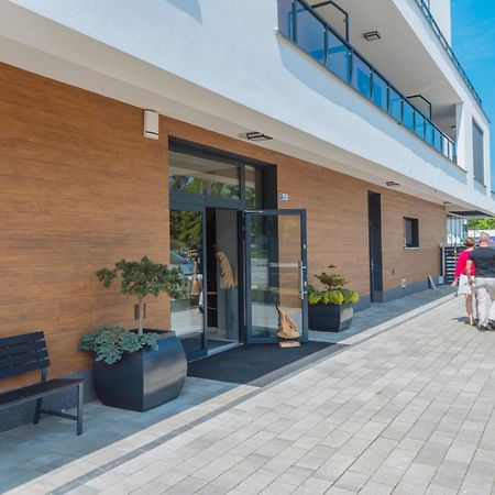 White Marina Apartamenty 尤斯托尼莫斯基 外观 照片
