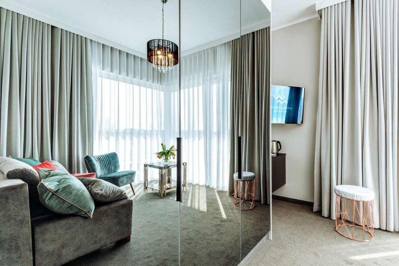 White Marina Apartamenty 尤斯托尼莫斯基 外观 照片
