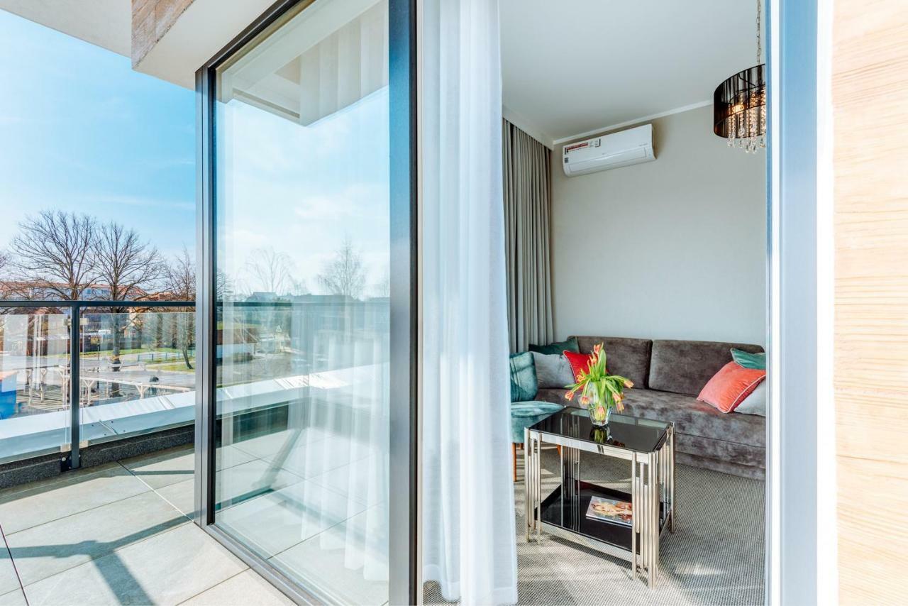 White Marina Apartamenty 尤斯托尼莫斯基 外观 照片