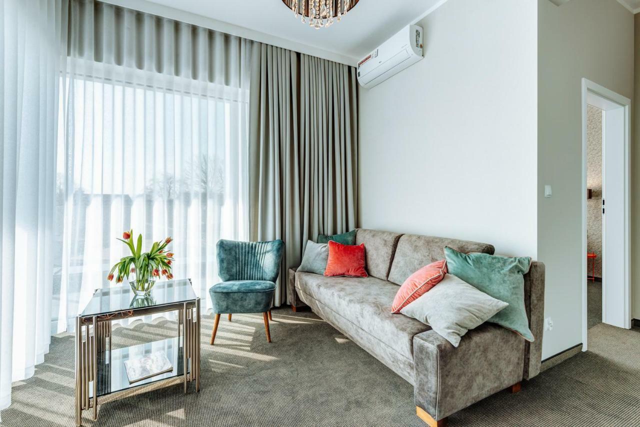 White Marina Apartamenty 尤斯托尼莫斯基 外观 照片